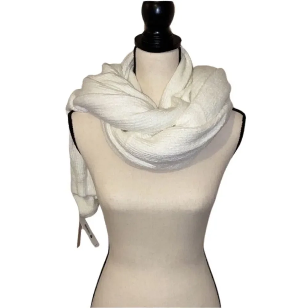 Aqua Bloomingdales Super-Cozy Wrap
